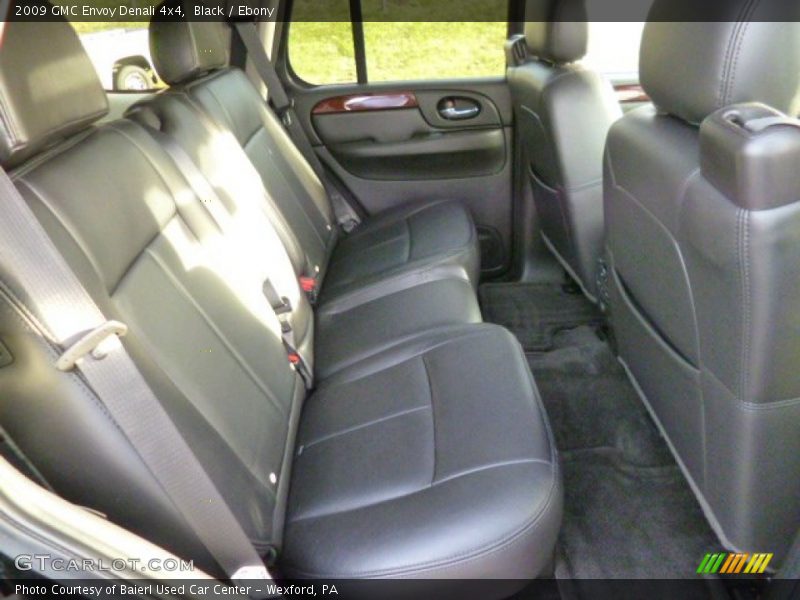 Black / Ebony 2009 GMC Envoy Denali 4x4