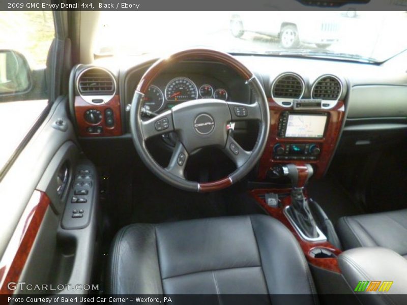 Black / Ebony 2009 GMC Envoy Denali 4x4