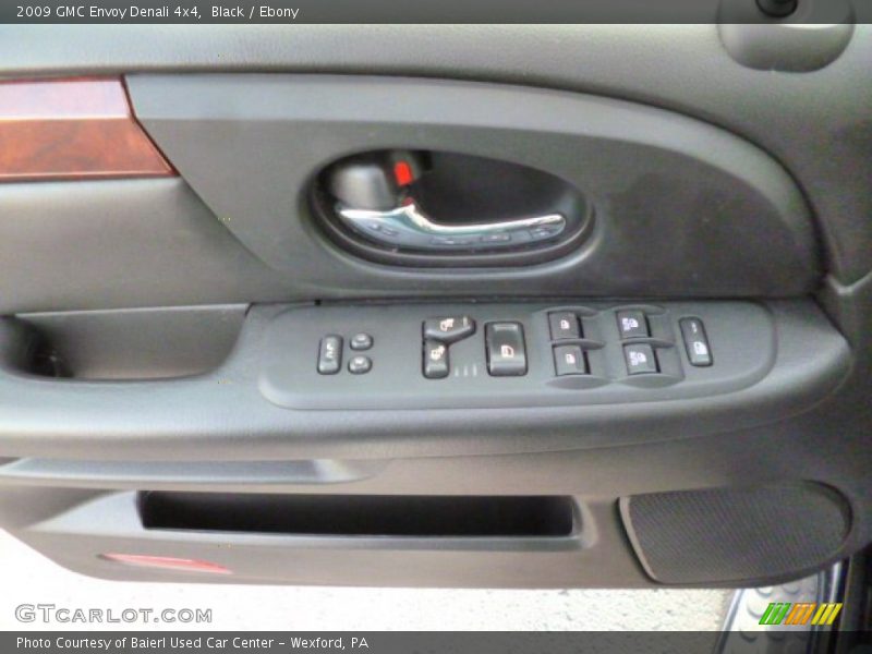 Black / Ebony 2009 GMC Envoy Denali 4x4