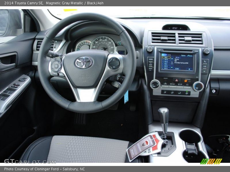 Magnetic Gray Metallic / Black/Ash 2014 Toyota Camry SE