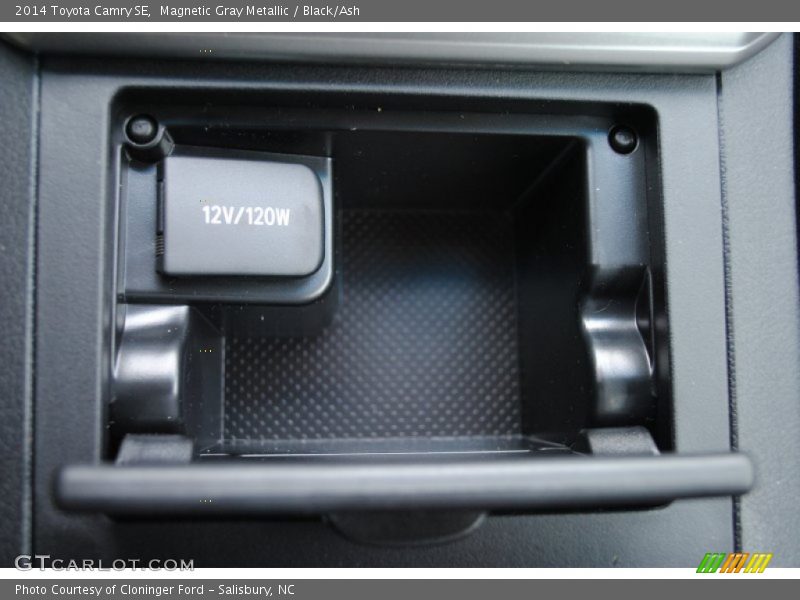 Magnetic Gray Metallic / Black/Ash 2014 Toyota Camry SE