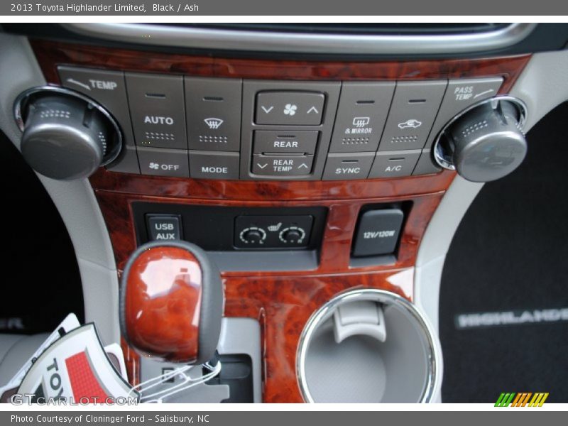Black / Ash 2013 Toyota Highlander Limited
