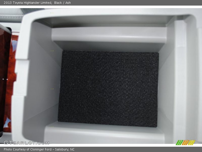 Black / Ash 2013 Toyota Highlander Limited