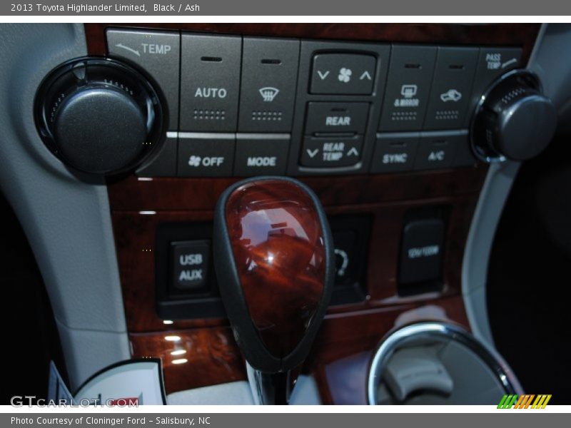 Black / Ash 2013 Toyota Highlander Limited
