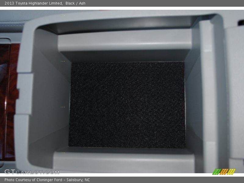 Black / Ash 2013 Toyota Highlander Limited