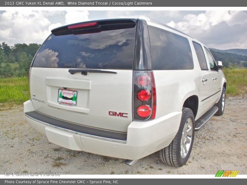 White Diamond Tricoat / Cocoa/Light Cashmere 2013 GMC Yukon XL Denali AWD