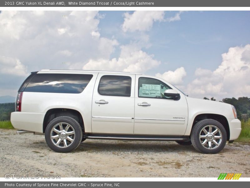 White Diamond Tricoat / Cocoa/Light Cashmere 2013 GMC Yukon XL Denali AWD