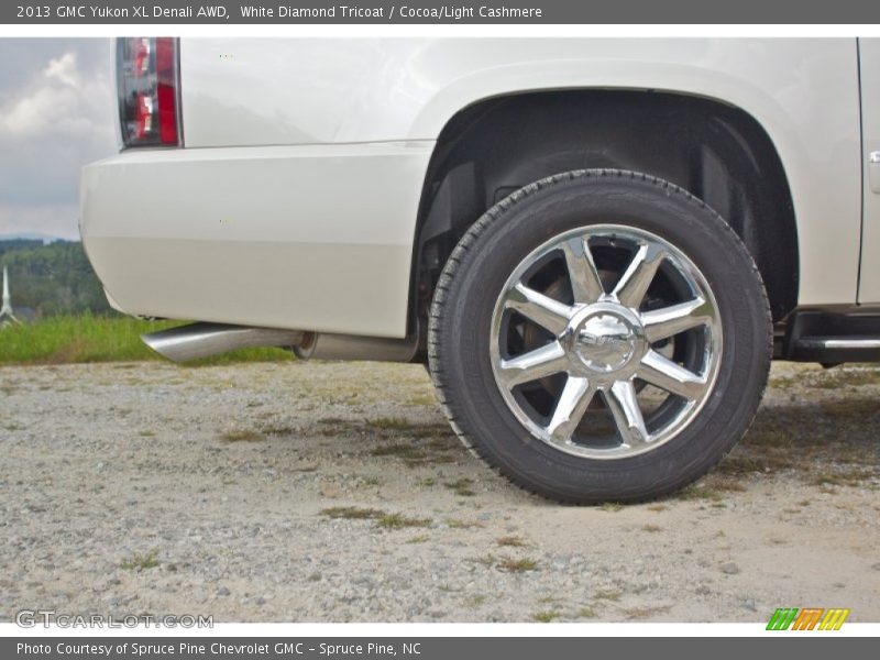 White Diamond Tricoat / Cocoa/Light Cashmere 2013 GMC Yukon XL Denali AWD