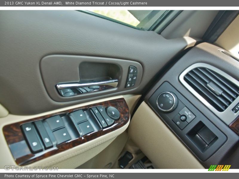 White Diamond Tricoat / Cocoa/Light Cashmere 2013 GMC Yukon XL Denali AWD