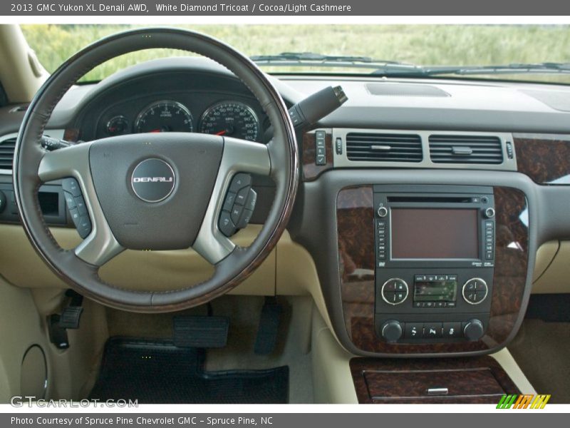 White Diamond Tricoat / Cocoa/Light Cashmere 2013 GMC Yukon XL Denali AWD