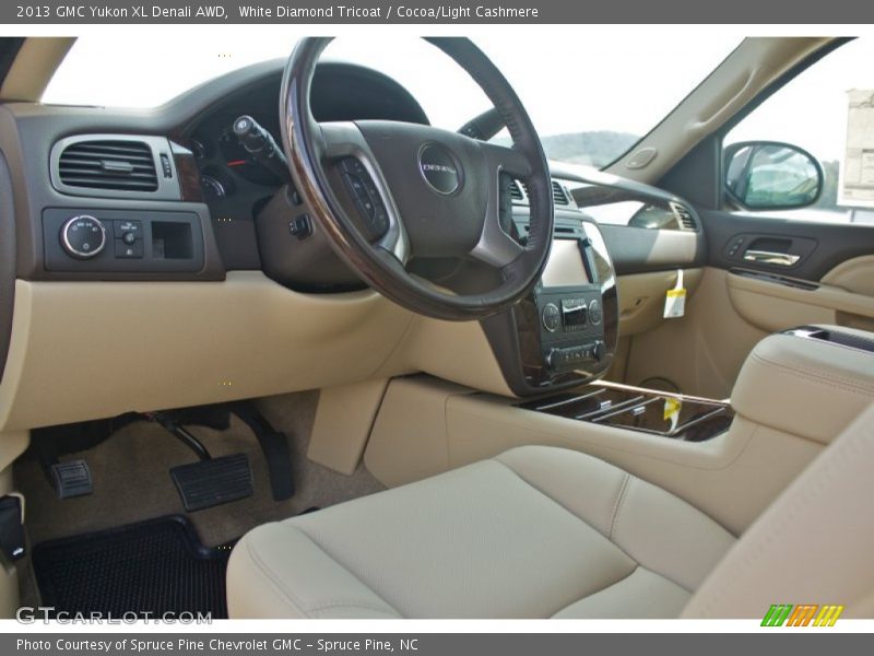 White Diamond Tricoat / Cocoa/Light Cashmere 2013 GMC Yukon XL Denali AWD