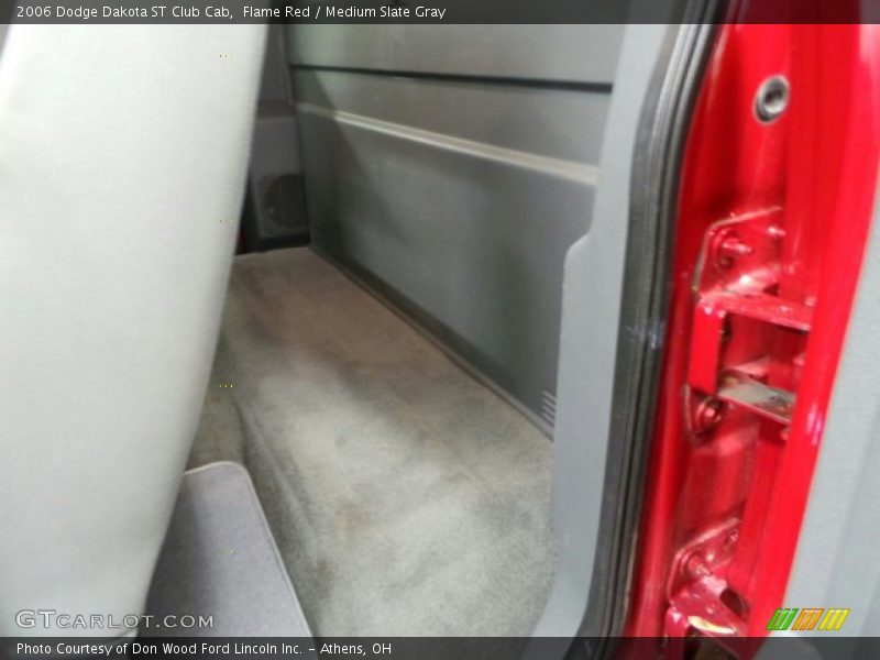 Flame Red / Medium Slate Gray 2006 Dodge Dakota ST Club Cab