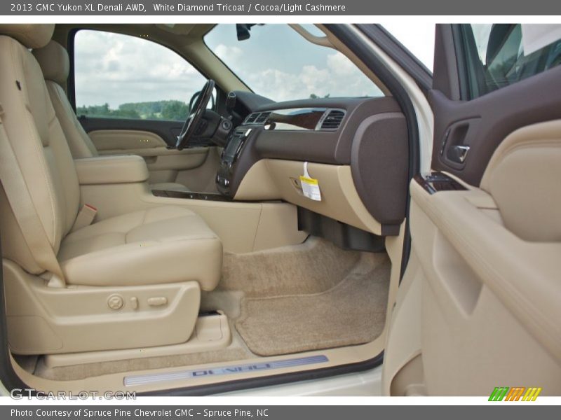 White Diamond Tricoat / Cocoa/Light Cashmere 2013 GMC Yukon XL Denali AWD
