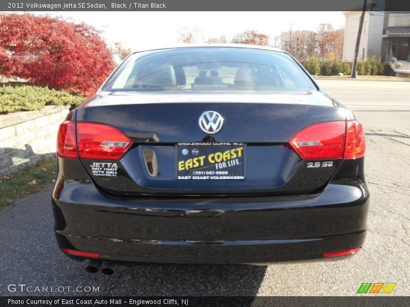 Black / Titan Black 2012 Volkswagen Jetta SE Sedan