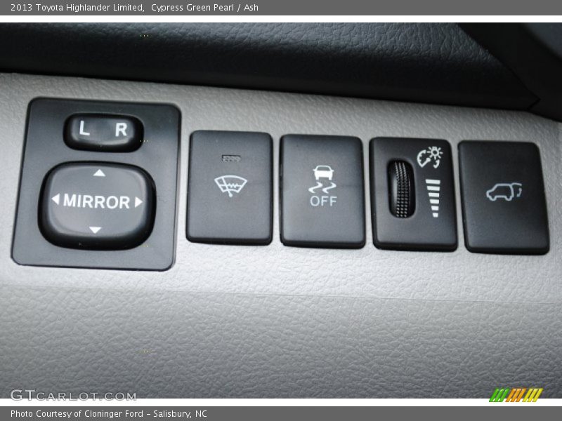 Cypress Green Pearl / Ash 2013 Toyota Highlander Limited