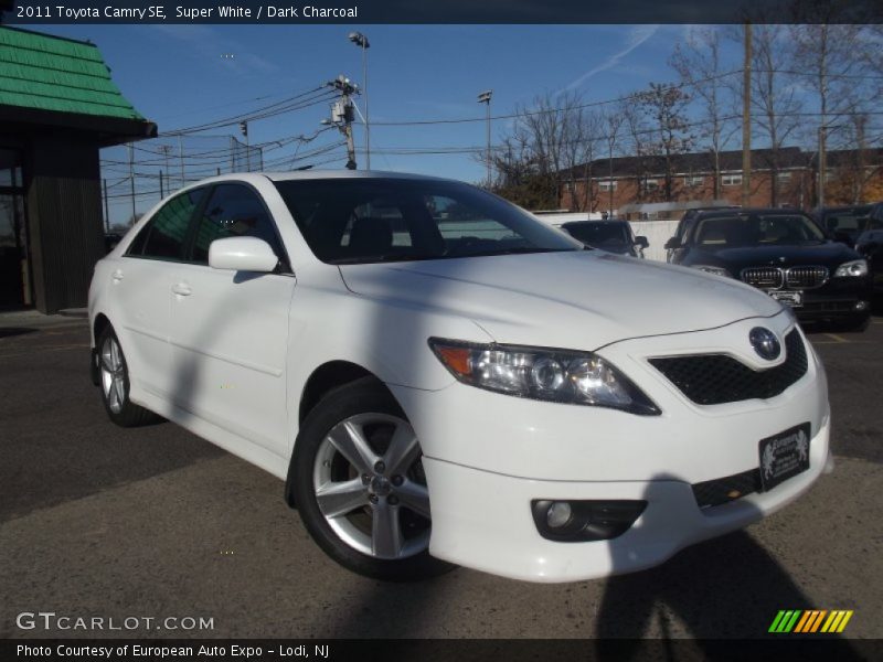 Super White / Dark Charcoal 2011 Toyota Camry SE