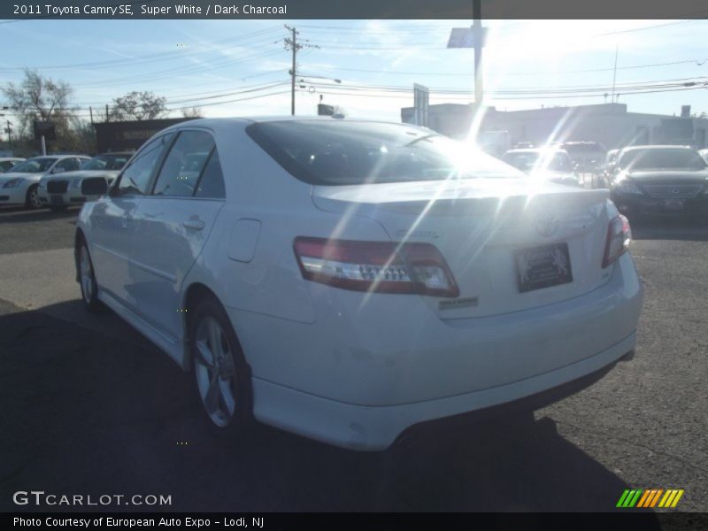 Super White / Dark Charcoal 2011 Toyota Camry SE