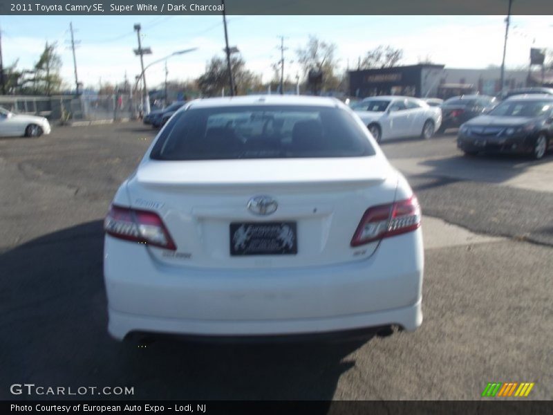 Super White / Dark Charcoal 2011 Toyota Camry SE