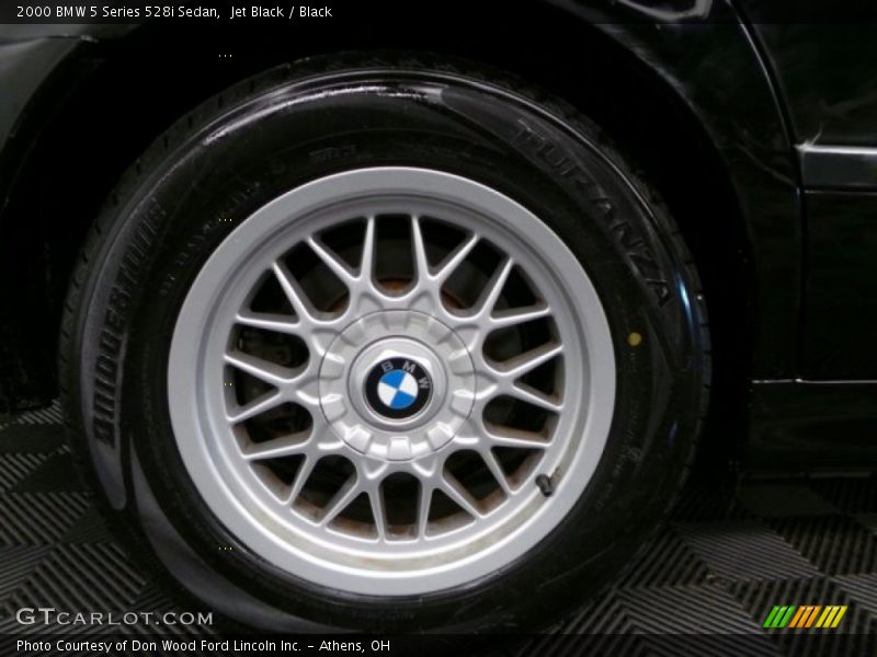  2000 5 Series 528i Sedan Wheel