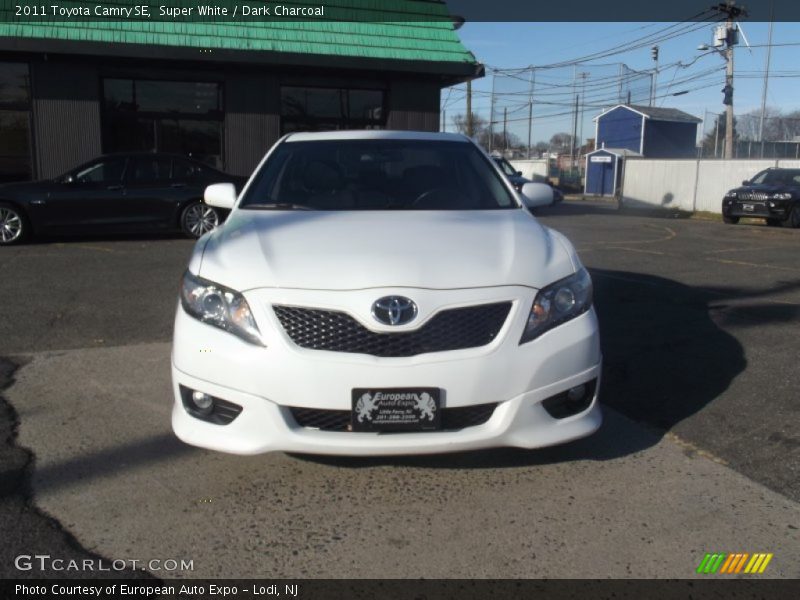 Super White / Dark Charcoal 2011 Toyota Camry SE