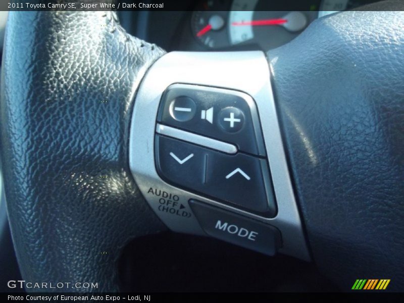 Super White / Dark Charcoal 2011 Toyota Camry SE