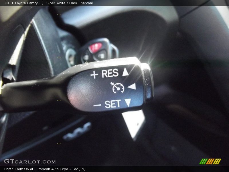 Super White / Dark Charcoal 2011 Toyota Camry SE