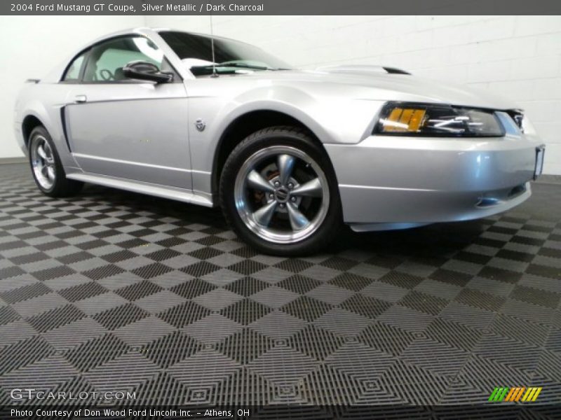 Silver Metallic / Dark Charcoal 2004 Ford Mustang GT Coupe