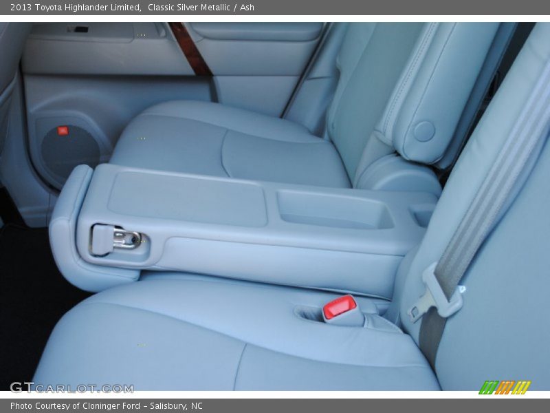 Classic Silver Metallic / Ash 2013 Toyota Highlander Limited