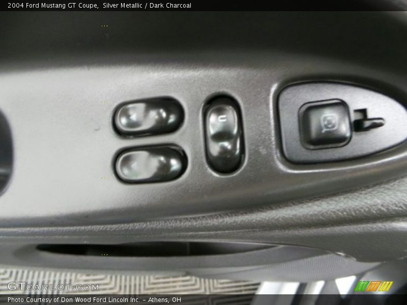 Silver Metallic / Dark Charcoal 2004 Ford Mustang GT Coupe