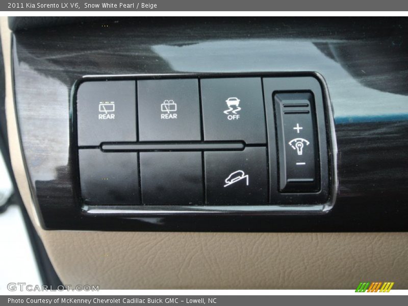 Snow White Pearl / Beige 2011 Kia Sorento LX V6
