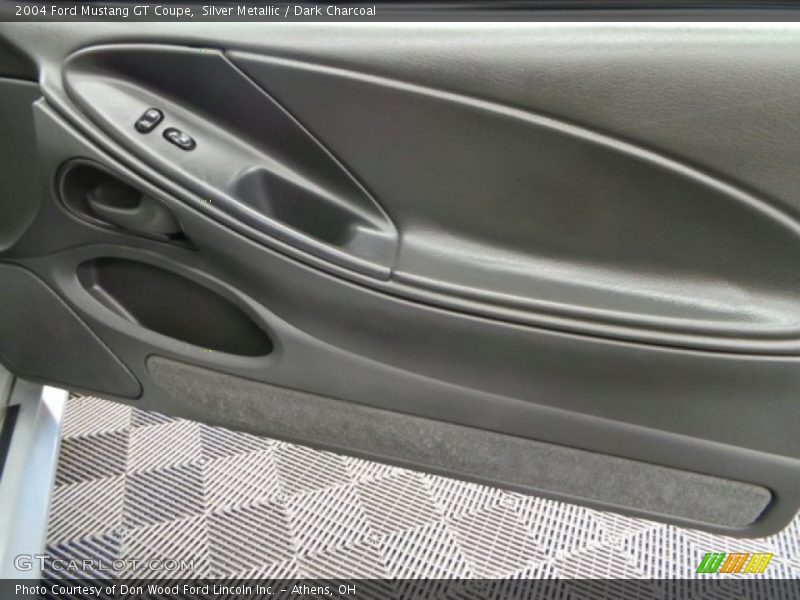 Silver Metallic / Dark Charcoal 2004 Ford Mustang GT Coupe