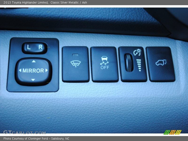 Classic Silver Metallic / Ash 2013 Toyota Highlander Limited