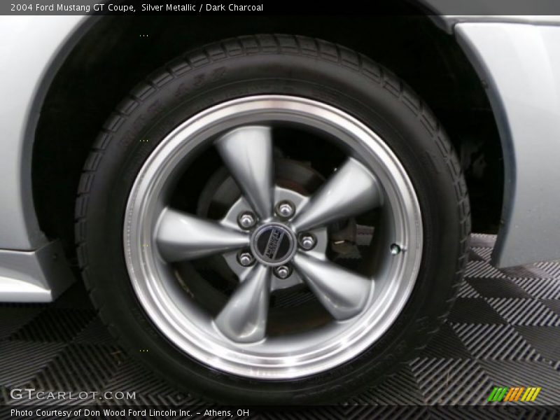 Silver Metallic / Dark Charcoal 2004 Ford Mustang GT Coupe