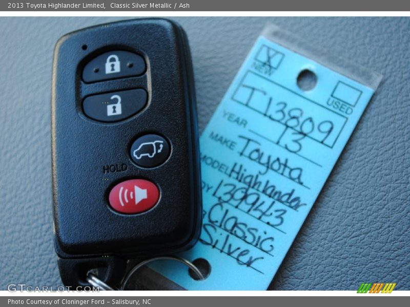 Classic Silver Metallic / Ash 2013 Toyota Highlander Limited