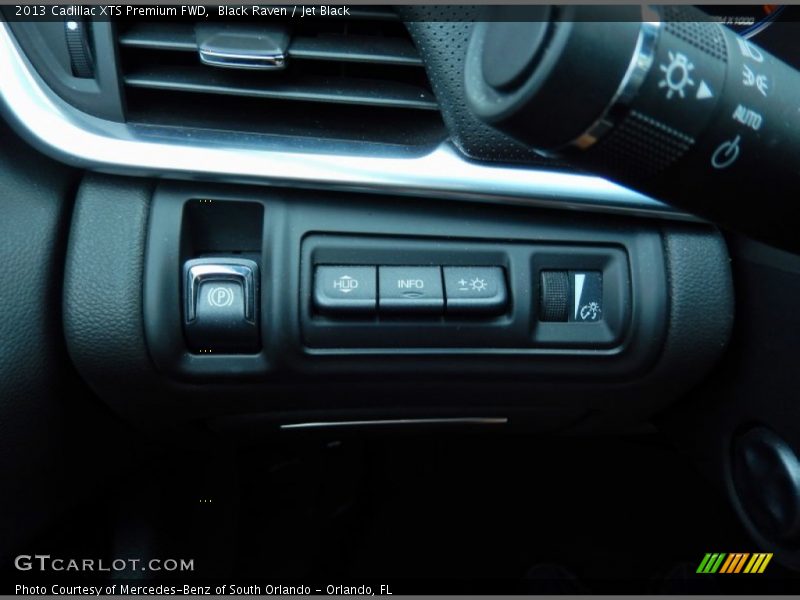 Controls of 2013 XTS Premium FWD