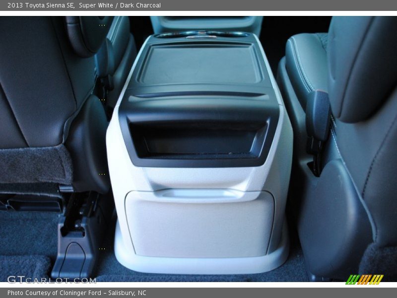 Super White / Dark Charcoal 2013 Toyota Sienna SE