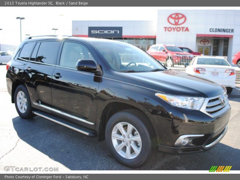 Black / Sand Beige 2013 Toyota Highlander SE
