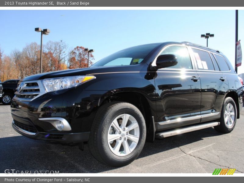 Black / Sand Beige 2013 Toyota Highlander SE