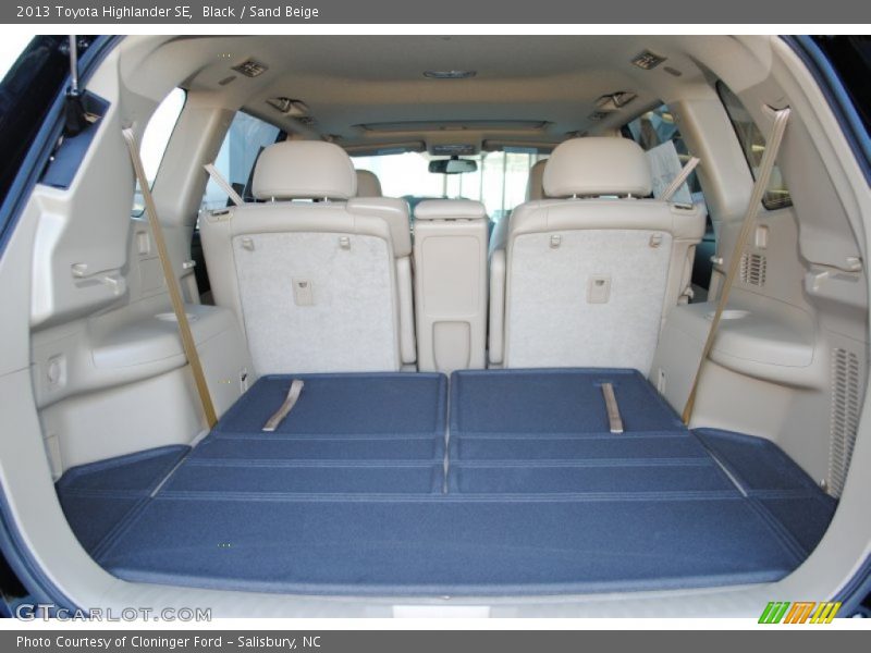 Black / Sand Beige 2013 Toyota Highlander SE