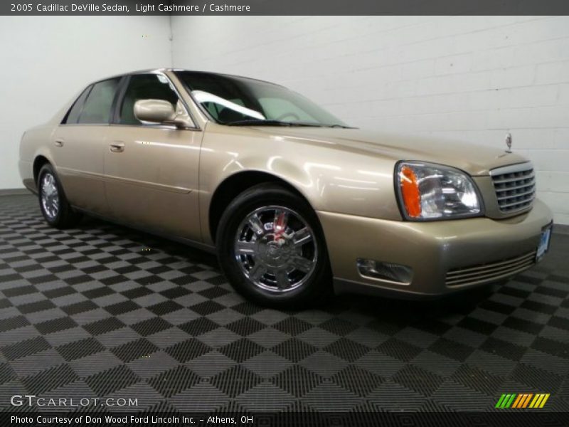 Light Cashmere / Cashmere 2005 Cadillac DeVille Sedan