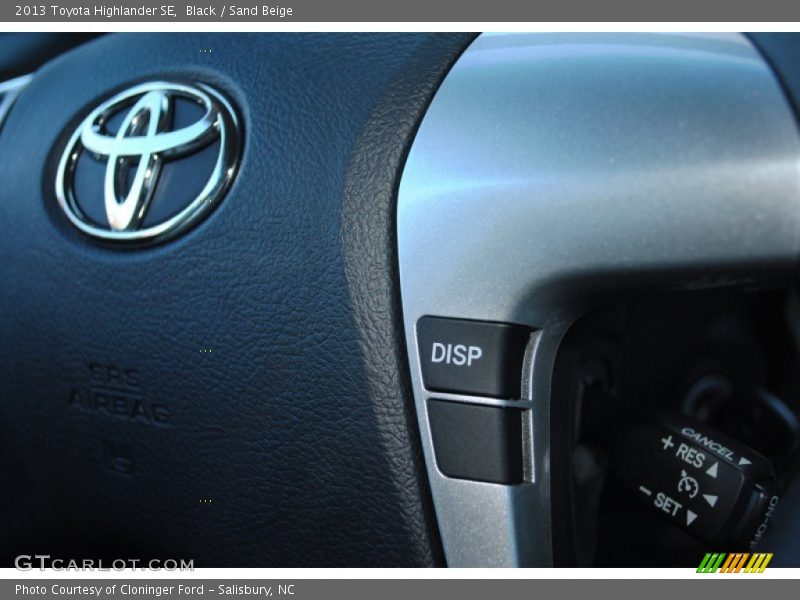 Black / Sand Beige 2013 Toyota Highlander SE