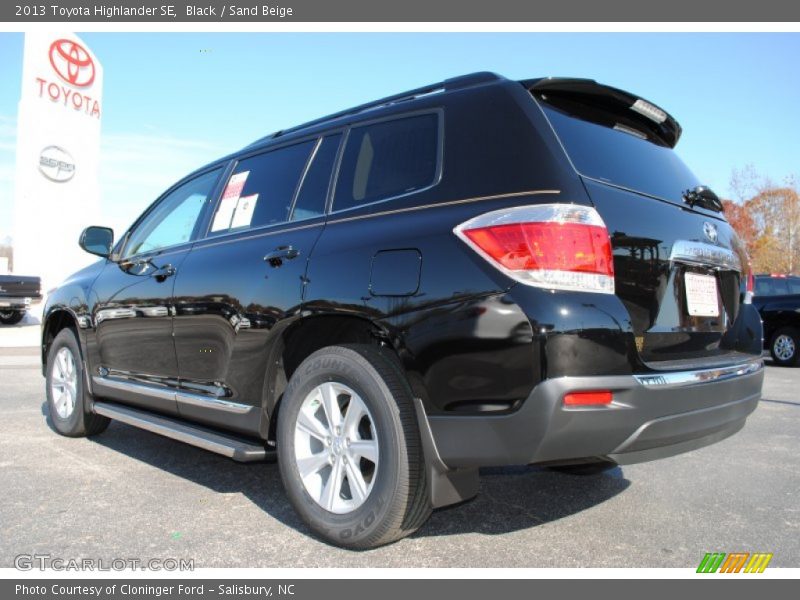 Black / Sand Beige 2013 Toyota Highlander SE