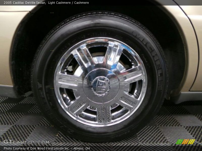 Light Cashmere / Cashmere 2005 Cadillac DeVille Sedan