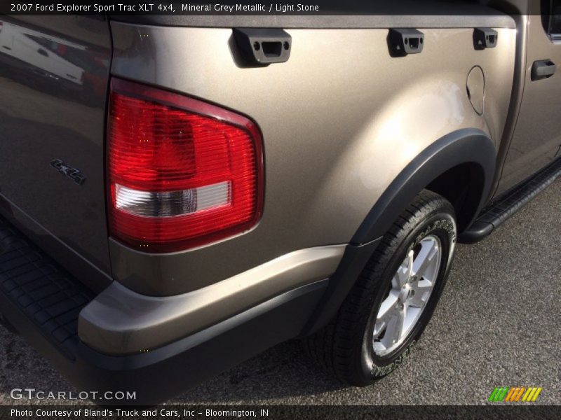 Mineral Grey Metallic / Light Stone 2007 Ford Explorer Sport Trac XLT 4x4