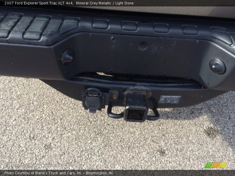 Mineral Grey Metallic / Light Stone 2007 Ford Explorer Sport Trac XLT 4x4