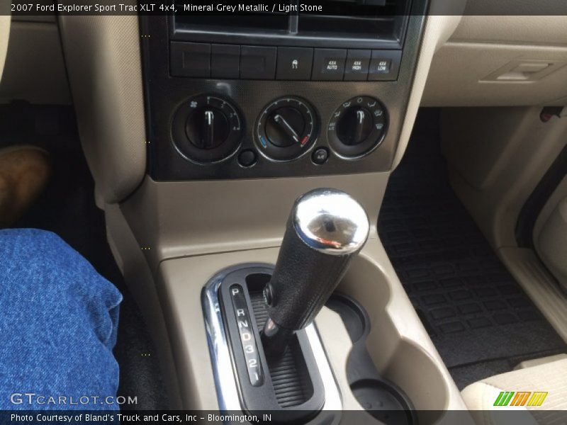Mineral Grey Metallic / Light Stone 2007 Ford Explorer Sport Trac XLT 4x4