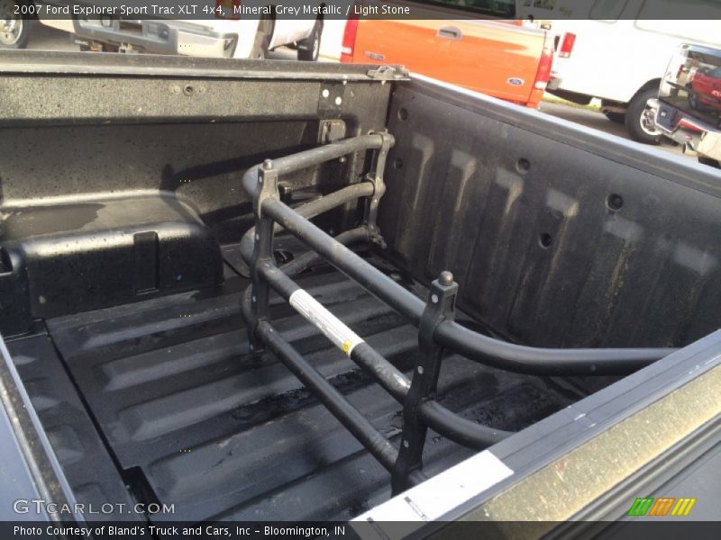 Mineral Grey Metallic / Light Stone 2007 Ford Explorer Sport Trac XLT 4x4