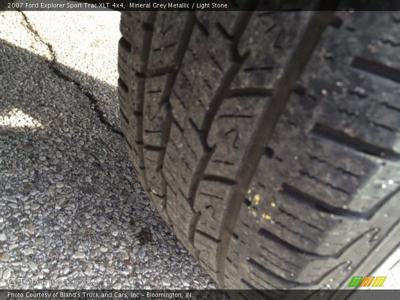Mineral Grey Metallic / Light Stone 2007 Ford Explorer Sport Trac XLT 4x4