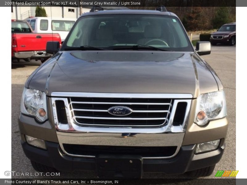 Mineral Grey Metallic / Light Stone 2007 Ford Explorer Sport Trac XLT 4x4