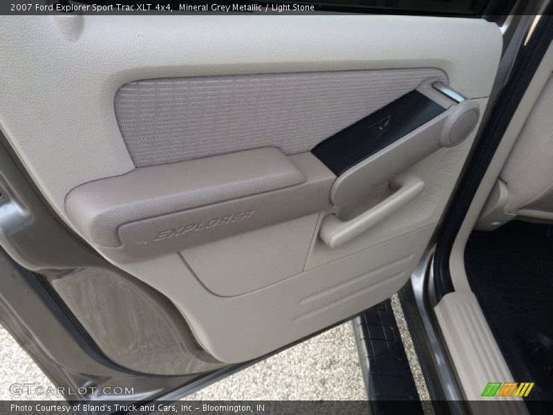 Mineral Grey Metallic / Light Stone 2007 Ford Explorer Sport Trac XLT 4x4
